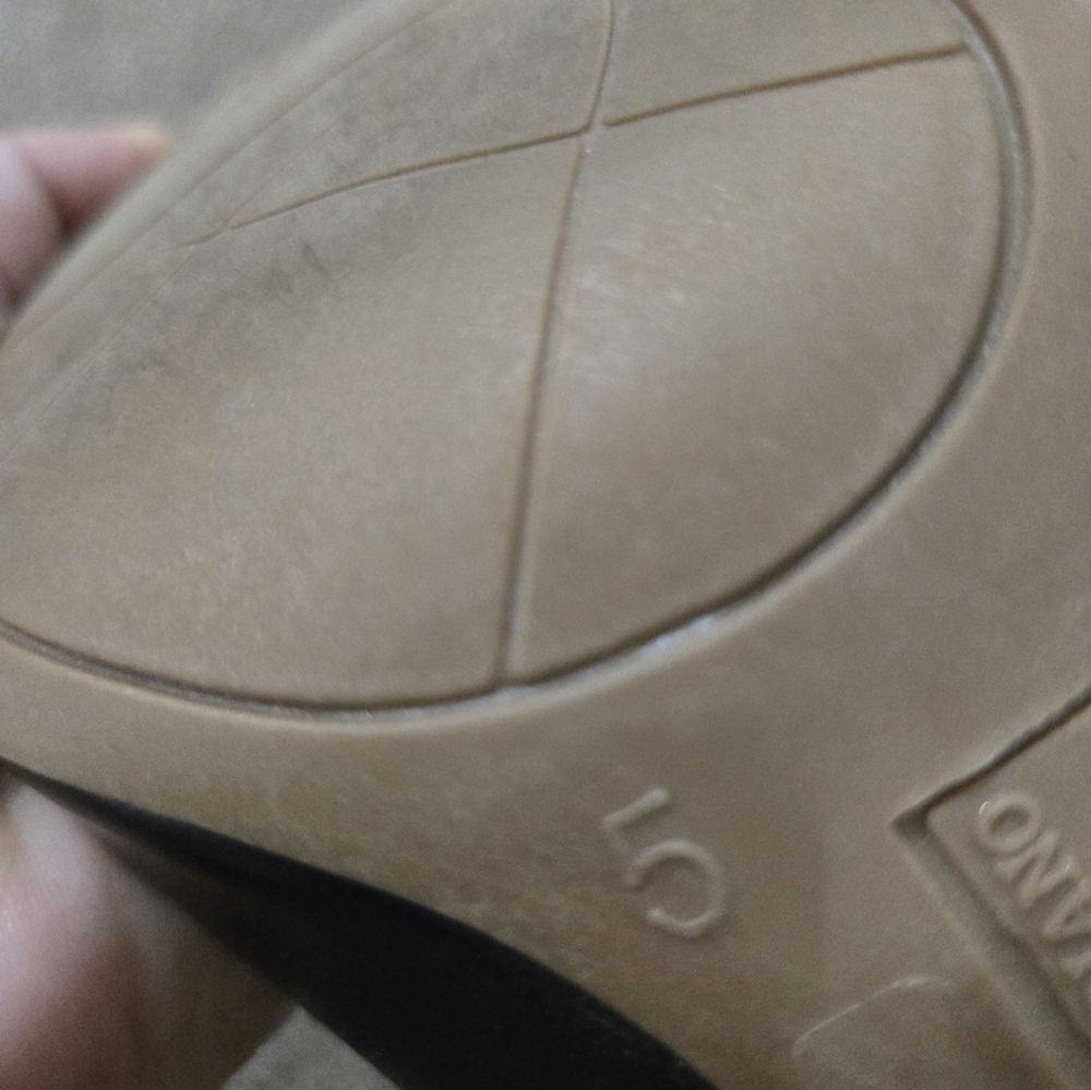 Heels - Picture 5 of 5